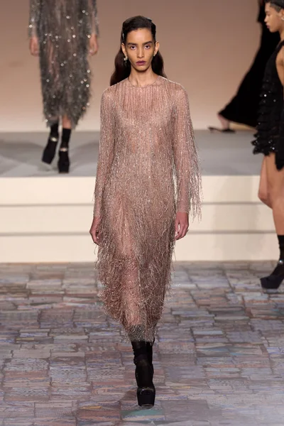Look 76